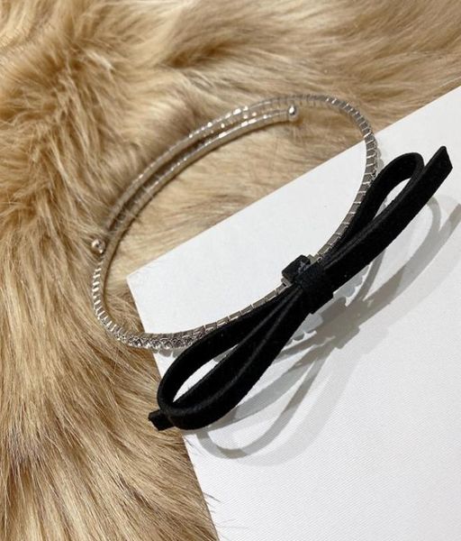 hiphop colliers black bowknot chokers necklaces for women hyperbole rhinestone collars fashion choker women jewelry 2020 show bijo5296196, Golden;silver
hiphop colliers black bowknot chokers necklaces for women hyperbole rhinestone collars fashion choker women jewelry 2020 show bijo5296196, Golden;silver