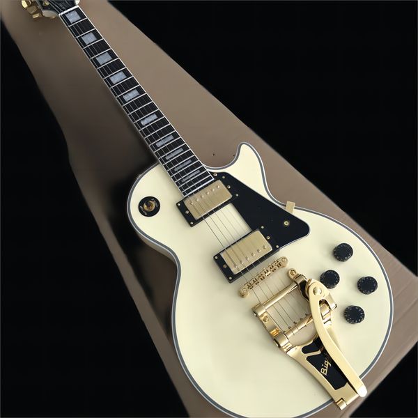 custom electric guitar, mahogany fingerboard, 3 piece pickup, vibrato system, solid mahogany body, gold hardware, ing
custom electric guitar, mahogany fingerboard, 3 piece pickup, vibrato system, solid mahogany body, gold hardware, ing