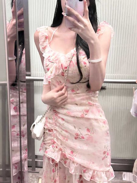 2023 summer sweet floral strap dress women causal ruffles elegant party dress korean fashion midi dress female beach holiday, Black;gray
2023 summer sweet floral strap dress women causal ruffles elegant party dress korean fashion midi dress female beach holiday, Black;gray