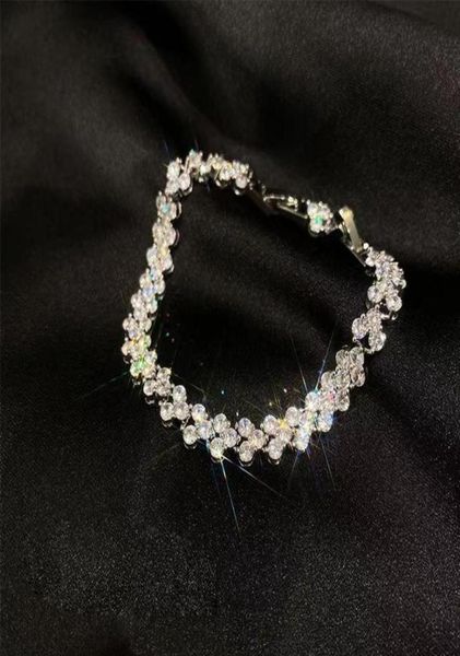luxurys designers bracelet women charm bracelet versatile trend fashion studded with diamonds bracelets boutique gift1279021, Golden;silver
luxurys designers bracelet women charm bracelet versatile trend fashion studded with diamonds bracelets boutique gift1279021, Golden;silver
