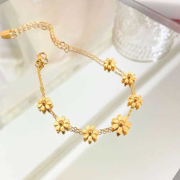 anklets 2023 fashion 18k gold plated stainless steel daisy flower anklet beach barefoot sandal foot jewelry for women girl aa230530, Red;blue
anklets 2023 fashion 18k gold plated stainless steel daisy flower anklet beach barefoot sandal foot jewelry for women girl aa230530, Red;blue