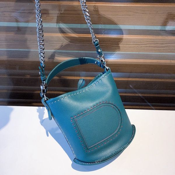 10a mirror quality designer delvaux handbag women shoulder pin bucket bag 18cm taurillon soft cowhide luxury detachable chain strap crossbod, Black;red
10a mirror quality designer delvaux handbag women shoulder pin bucket bag 18cm taurillon soft cowhide luxury detachable chain strap crossbod, Black;red