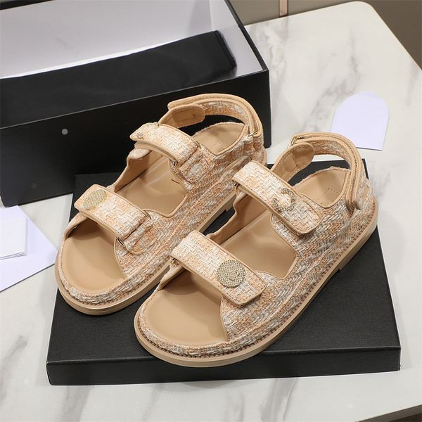 designer shoes cc summer beach sandals outdoor slides luxury slippers fashion sandal women 654
designer shoes cc summer beach sandals outdoor slides luxury slippers fashion sandal women 654