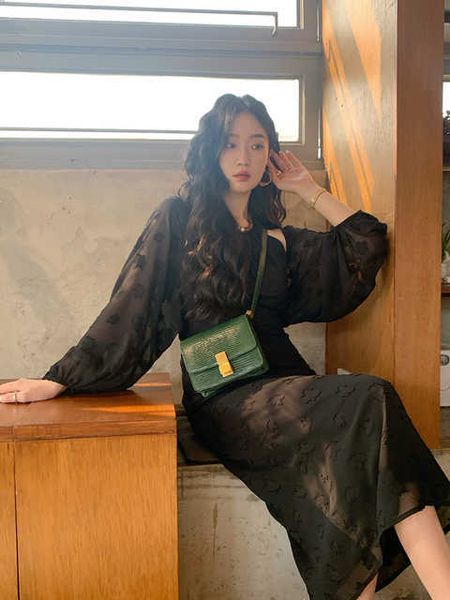 2023 summer vintage fake two pieces party dress women summer elegant long sleeve midi dress female holiday office lady dresses, Black;gray
2023 summer vintage fake two pieces party dress women summer elegant long sleeve midi dress female holiday office lady dresses, Black;gray