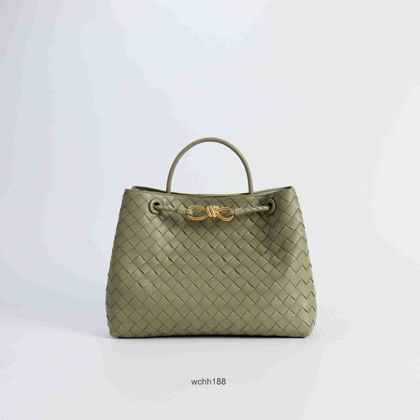 girl one bottegas evening bags andiamo totes 2023 fashion woven versatile lingge cowhide tote casual designer bag shoulder handheld women�
girl one bottegas evening bags andiamo totes 2023 fashion woven versatile lingge cowhide tote casual designer bag shoulder handheld women�