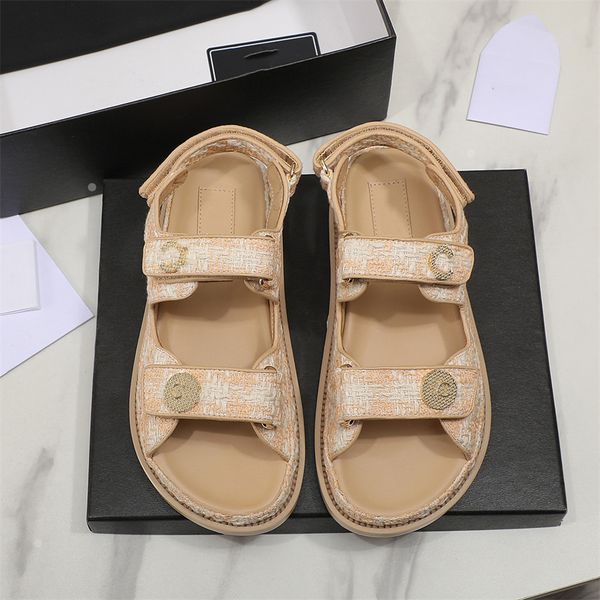 designer shoes cc sandals luxury beach shoe summer footwear leather style slippers women slides outdoor sandal al1
designer shoes cc sandals luxury beach shoe summer footwear leather style slippers women slides outdoor sandal al1