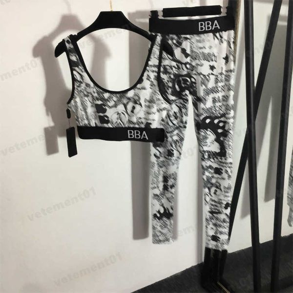 designer tracksuits crop and leggings pants suit womens sportwear graffiti letters printed two piece sets fitness sports stretch yoga suits, Gray
designer tracksuits crop and leggings pants suit womens sportwear graffiti letters printed two piece sets fitness sports stretch yoga suits, Gray