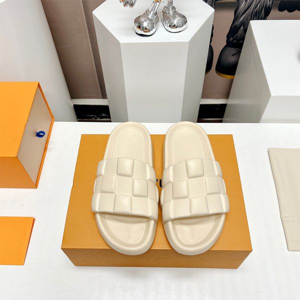 designer slide rubber sandals relief slippers platform sliders upper buckle is embossed with iconic patterns womans shoe beach sandal 2023 d, Black
designer slide rubber sandals relief slippers platform sliders upper buckle is embossed with iconic patterns womans shoe beach sandal 2023 d, Black