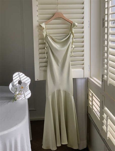 women satin midi dress summer 2023 fashion design ruffles patchwork evening party dresses ladies draped slim mermaid dress, Black;gray
women satin midi dress summer 2023 fashion design ruffles patchwork evening party dresses ladies draped slim mermaid dress, Black;gray
