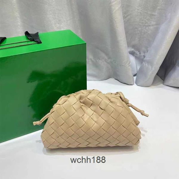 bottegas evening bags designer bag girl cassettes pouch cowhide hand woven cloud leather pleated dumpling women's 2023 one shoulder mes
bottegas evening bags designer bag girl cassettes pouch cowhide hand woven cloud leather pleated dumpling women's 2023 one shoulder mes