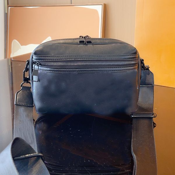 2023 comet messenger bags mens fashion small shoulder bag fashion man crossbody designer purses neon colorful leather bag m22495
2023 comet messenger bags mens fashion small shoulder bag fashion man crossbody designer purses neon colorful leather bag m22495