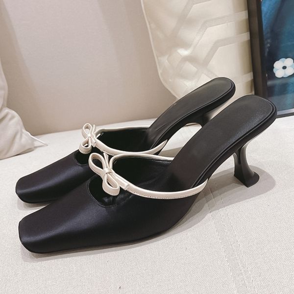 flat bow silk black and white color matching temperament high-end womens slippers 2023 summer indoor and outdoor sandals designer sandals si
flat bow silk black and white color matching temperament high-end womens slippers 2023 summer indoor and outdoor sandals designer sandals si
