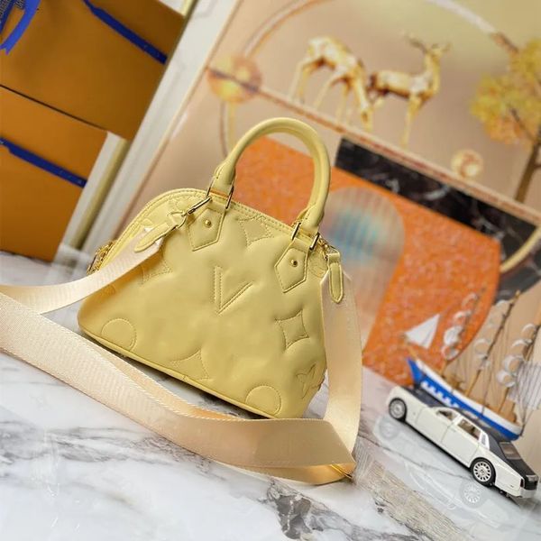 luxurys designer shell bag alma bb embroidery thread embossing genuine leather classic ladies handbag women cossbody purse handbags shoulder
luxurys designer shell bag alma bb embroidery thread embossing genuine leather classic ladies handbag women cossbody purse handbags shoulder