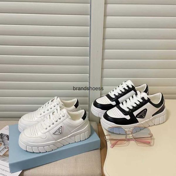 pra triangular leather lace up fashion b22 board shoes for women's muffin soles and small white shoes, Black
pra triangular leather lace up fashion b22 board shoes for women's muffin soles and small white shoes, Black