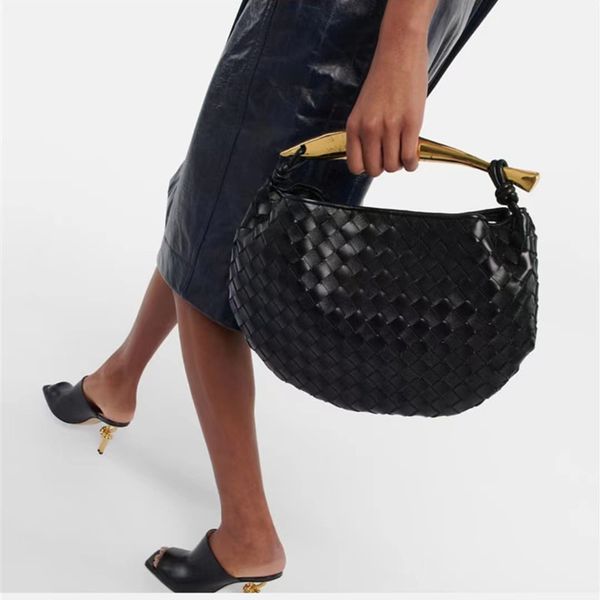 women woven bag large capacity genuine leather handbags luxury designer metal handle summer new messenger bags for female
women woven bag large capacity genuine leather handbags luxury designer metal handle summer new messenger bags for female