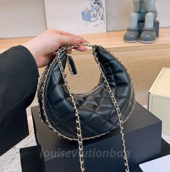 half moon bag handbag shoulder bags womens mens luxurys designer flap clutch golden metal letter genuine leather crossbody duffle bag 103768
half moon bag handbag shoulder bags womens mens luxurys designer flap clutch golden metal letter genuine leather crossbody duffle bag 103768