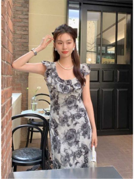 2023 summer new french style elegant square collar printed long dress sleeveless chiffon dress for women, Black;gray
2023 summer new french style elegant square collar printed long dress sleeveless chiffon dress for women, Black;gray