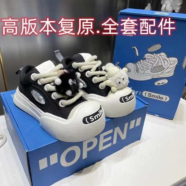 new white deer yu yan same ouder cute ugly big head laughing thick sole canvas shoes female heightened couple board shoes678
new white deer yu yan same ouder cute ugly big head laughing thick sole canvas shoes female heightened couple board shoes678