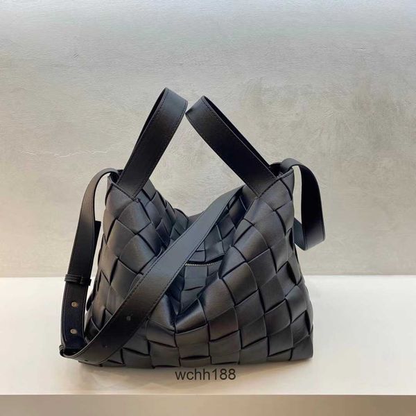2023 bottegas evening bags designer bag girl cassette tote woven basket light luxury large capacity handheld one shoulder crossbody women
2023 bottegas evening bags designer bag girl cassette tote woven basket light luxury large capacity handheld one shoulder crossbody women