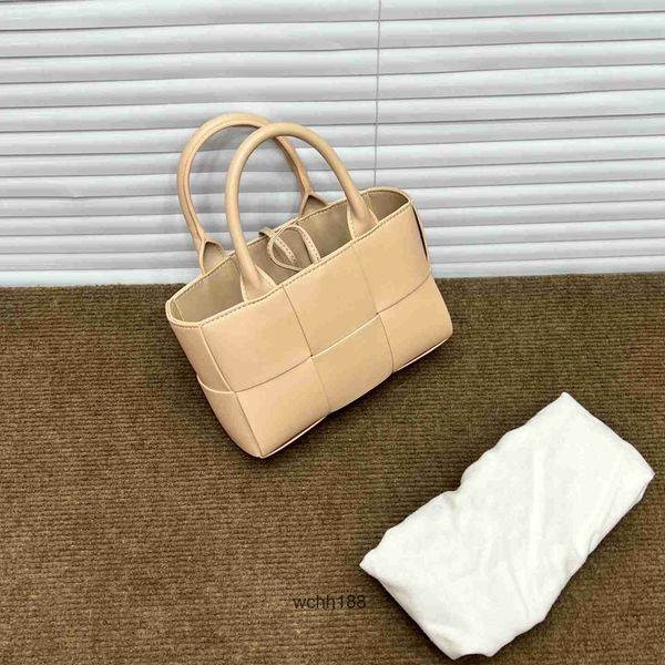 woven arco evening capacity texture bottegas totes girl designer women's large bags summer messenger 2023 portable bag commuter tote k5
woven arco evening capacity texture bottegas totes girl designer women's large bags summer messenger 2023 portable bag commuter tote k5