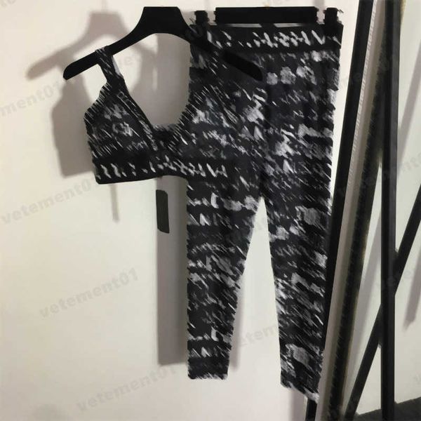 letter webbing yoga tracksuits waist cincher halter with bra pads and elasticity leggings two piece set womens fashion breathable sweat-abso, Gray
letter webbing yoga tracksuits waist cincher halter with bra pads and elasticity leggings two piece set womens fashion breathable sweat-abso, Gray