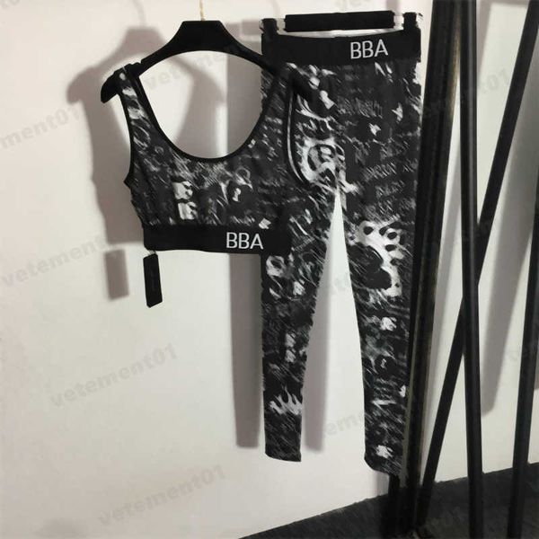 designer tracksuits crop and leggings pants suit womens sportwear graffiti letters printed two piece sets fitness sports stretch yoga suits, Gray
designer tracksuits crop and leggings pants suit womens sportwear graffiti letters printed two piece sets fitness sports stretch yoga suits, Gray