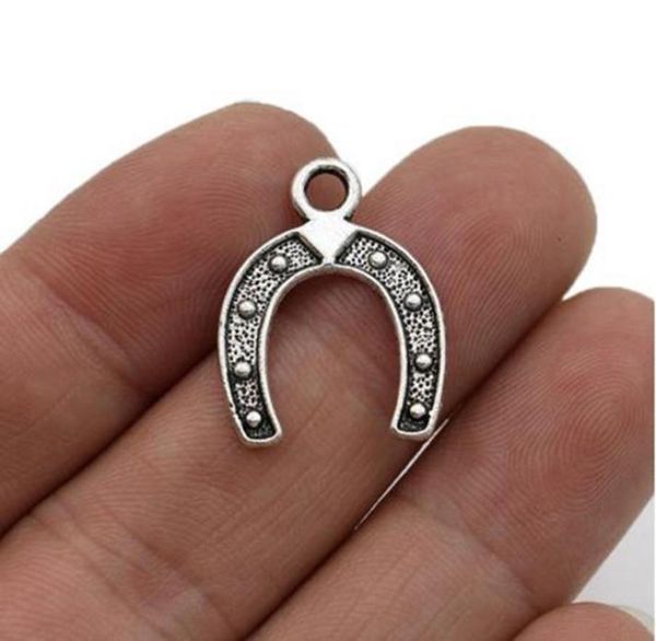 200pcsilot tibetan silver u lucky horseshoe charms pendant for jewelry making 24x18mm6116600, Bronze;silver
200pcsilot tibetan silver u lucky horseshoe charms pendant for jewelry making 24x18mm6116600, Bronze;silver