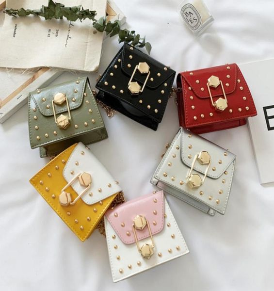 fashion kids handbags lady style girls rivet oneshoulder bag children pu metal chain messenger bag women mini lipstick purse c6553270316, Black
fashion kids handbags lady style girls rivet oneshoulder bag children pu metal chain messenger bag women mini lipstick purse c6553270316, Black