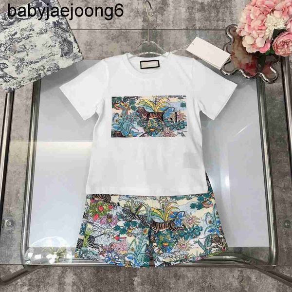 2022 childrens set suit boys girls sets kids short sleeve t-shirt child designer clother sports with letter tiger flower forest cotton white
2022 childrens set suit boys girls sets kids short sleeve t-shirt child designer clother sports with letter tiger flower forest cotton white