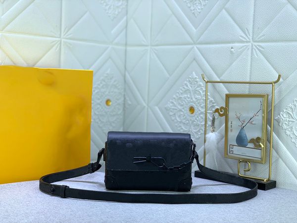 2023 designer leather women's shoulder bag fashion handbag handbag women's wallet luxury handbag gold and silver button81852
2023 designer leather women's shoulder bag fashion handbag handbag women's wallet luxury handbag gold and silver button81852