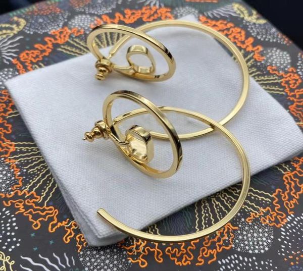 fashion brand hoop earrings for lady have stamps letter big women earing party wedding marry jewelry engagement lovers gift with b9880031, Golden;silver
fashion brand hoop earrings for lady have stamps letter big women earing party wedding marry jewelry engagement lovers gift with b9880031, Golden;silver