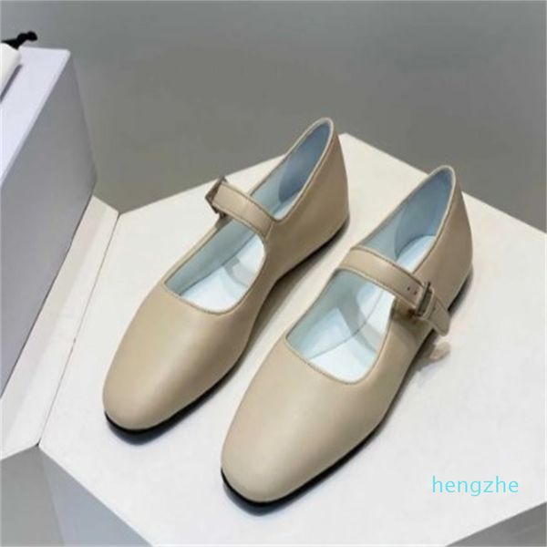 row classic the soft waxy square round head flat mary jane single shoes made in dongguan leather, Black
row classic the soft waxy square round head flat mary jane single shoes made in dongguan leather, Black