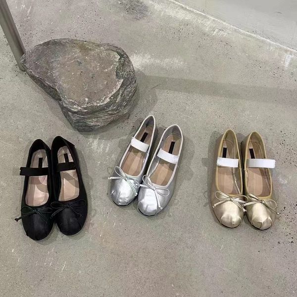 designer dress shoes women satin bow sneakers cowhide ballet dance shoe black flat boat sneaker lady leather trample lazy loafers
designer dress shoes women satin bow sneakers cowhide ballet dance shoe black flat boat sneaker lady leather trample lazy loafers