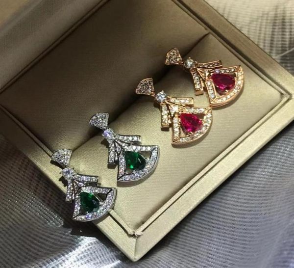 brand luxury skirt designer earrings stud for women 18k gold love heart white shining crystal diamond pendant clovers earring eari3563523, Golden;silver
brand luxury skirt designer earrings stud for women 18k gold love heart white shining crystal diamond pendant clovers earring eari3563523, Golden;silver