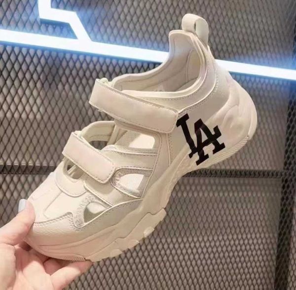 korean version of beach shoes for both male and female couples, Black
korean version of beach shoes for both male and female couples, Black