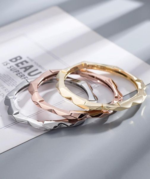 luxury designer bracelet fashion bracelet classic lady elegant jewelry suitable for lovers bangle 6 options 040688, Black 
luxury designer bracelet fashion bracelet classic lady elegant jewelry suitable for lovers bangle 6 options 040688, Black