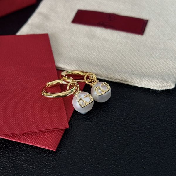 18k gold plated designers brand earrings designer letter ear stud women crystal pearl geometric earring for wedding party jewerlry accessori, Golden;silver
18k gold plated designers brand earrings designer letter ear stud women crystal pearl geometric earring for wedding party jewerlry accessori, Golden;silver