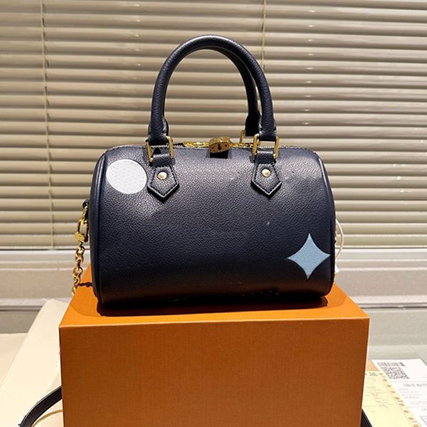 handbags pillow bag fashion letter printing shoulder bags metal hardware zipper closure women crossbody purse removable chain leather strap
handbags pillow bag fashion letter printing shoulder bags metal hardware zipper closure women crossbody purse removable chain leather strap