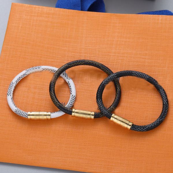 brand designer bracelet classic plaid leather rope gold and silver bracelet couple bracelet luxury fashion gift party gift, Golden;silver
brand designer bracelet classic plaid leather rope gold and silver bracelet couple bracelet luxury fashion gift party gift, Golden;silver