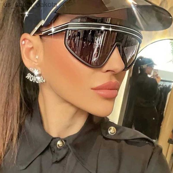 sunglasses new fashion men women big frame oversize sunglasses square luxury brand design black sun glasses vintage goggles l230523, White;black
sunglasses new fashion men women big frame oversize sunglasses square luxury brand design black sun glasses vintage goggles l230523, White;black