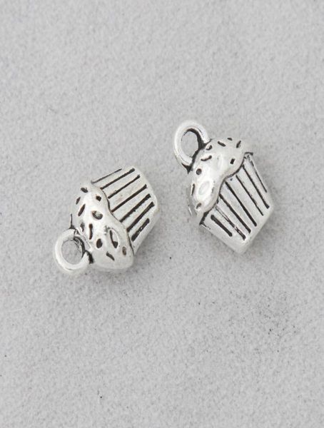 whole fashion antique silver color alloy sweet cake shape dangle charms 1014mm 50pcs aac15361101278, Bronze;silver
whole fashion antique silver color alloy sweet cake shape dangle charms 1014mm 50pcs aac15361101278, Bronze;silver