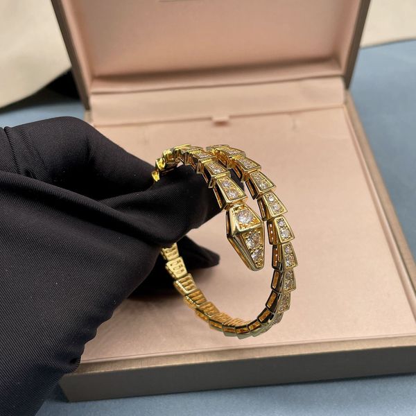 versatile sparkly bling delicate wedding light luxury full designer diamond classic embedded simple style design women's bracelet desig, Golden
versatile sparkly bling delicate wedding light luxury full designer diamond classic embedded simple style design women's bracelet desig, Golden