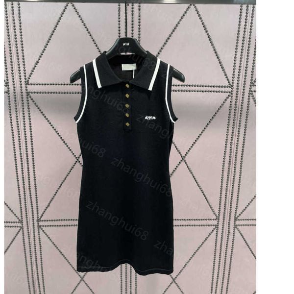 23ss womens designer clothing women dresses summer dress new color patchwork embroidered logo gold button lapel polo short-sleeved dress wom, Black;gray
23ss womens designer clothing women dresses summer dress new color patchwork embroidered logo gold button lapel polo short-sleeved dress wom, Black;gray