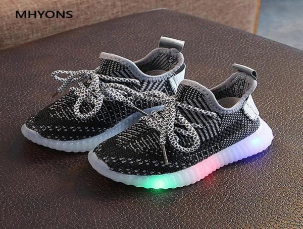 toddler baby kids shoes boys girls luminous sneakers light up fashion sport running led antislip5434383, Black;red
toddler baby kids shoes boys girls luminous sneakers light up fashion sport running led antislip5434383, Black;red