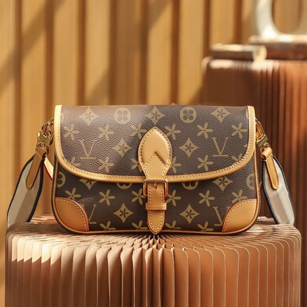 handle women luxurys m45985 shoulder diane bag genuine leather designer tote handbags pochette brown clutch bag mens m46386 flip summer cros
handle women luxurys m45985 shoulder diane bag genuine leather designer tote handbags pochette brown clutch bag mens m46386 flip summer cros