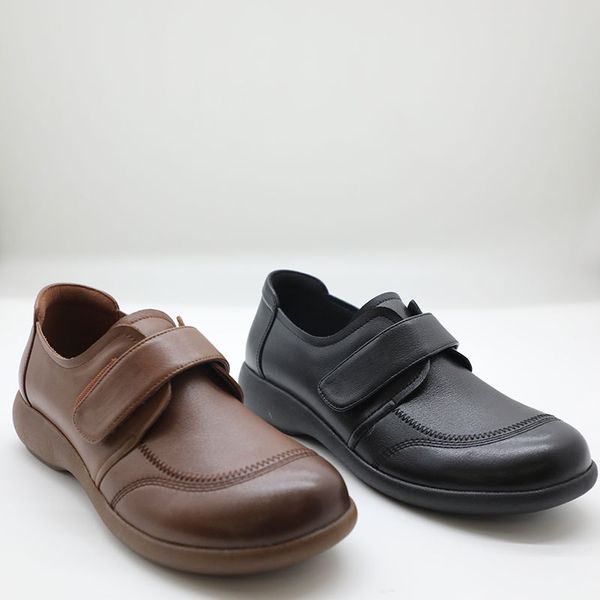 genuine leather retro deep cut single shoe autumn round toe soft sole women's shoes with a layer of cowhide middle heel and solid color, Black
genuine leather retro deep cut single shoe autumn round toe soft sole women's shoes with a layer of cowhide middle heel and solid color, Black
