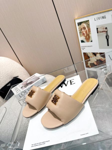 casual shoes 2023 classic designer sandals goddess fashion slippers latest comfortable premium box and dust bag 35-42, Black
casual shoes 2023 classic designer sandals goddess fashion slippers latest comfortable premium box and dust bag 35-42, Black