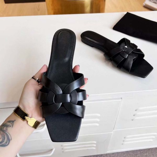 designer slipper sandals women roundabout patent leather matte black nude beach flat luxury casual fashion slippers non-slip brand size 35-4
designer slipper sandals women roundabout patent leather matte black nude beach flat luxury casual fashion slippers non-slip brand size 35-4