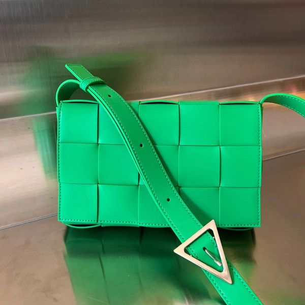 708768 new men's and women's crossbody bag high-end custom designer single shoulder bag two-color cowhide braid bag simple and eas
708768 new men's and women's crossbody bag high-end custom designer single shoulder bag two-color cowhide braid bag simple and eas