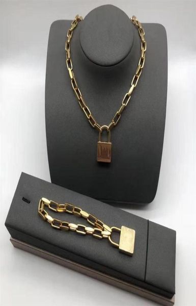 designer jewelry new letter clavicle chain necklace neckchain bracelet feminine220l2102532, Silver
designer jewelry new letter clavicle chain necklace neckchain bracelet feminine220l2102532, Silver